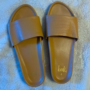 NEW Beek Gallito Slide Sandal